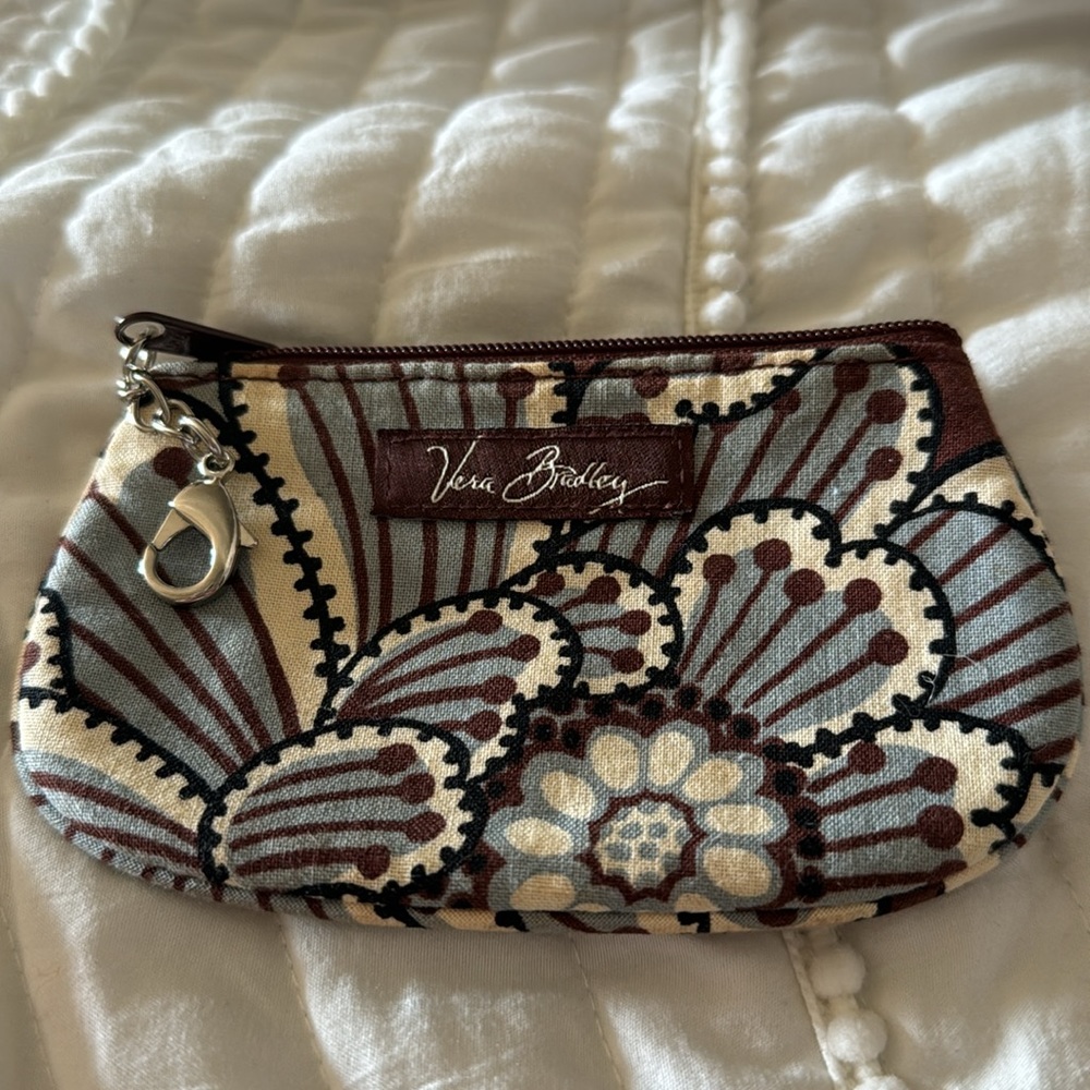 2/$10 Excellent condition Vera Bradley Sm zippered ID/coin purse. - Picture 3 of 3